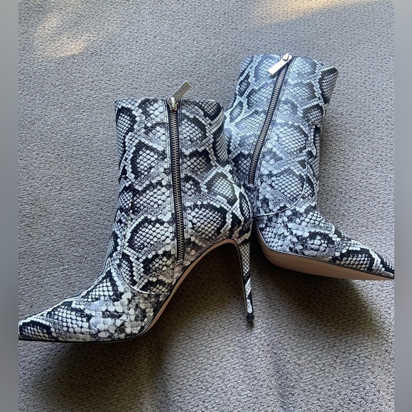 MICHAEL KORS RUE SNAKE EMBOSSED LEATHER STILETTO ANKLE BOOTIES SZ 10 NEW IN BOX - Picture 3 of 6